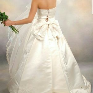 Vintage wedding dress